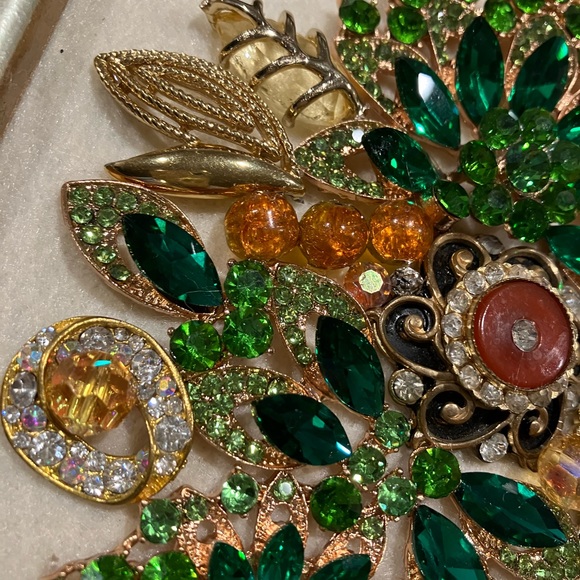 FRAMED JEWELRY ART COLLAGE IN VINTAGE FRAME HANDMADE UNIQUE OOAK GIFT 🎁 IDEA - Picture 9 of 15